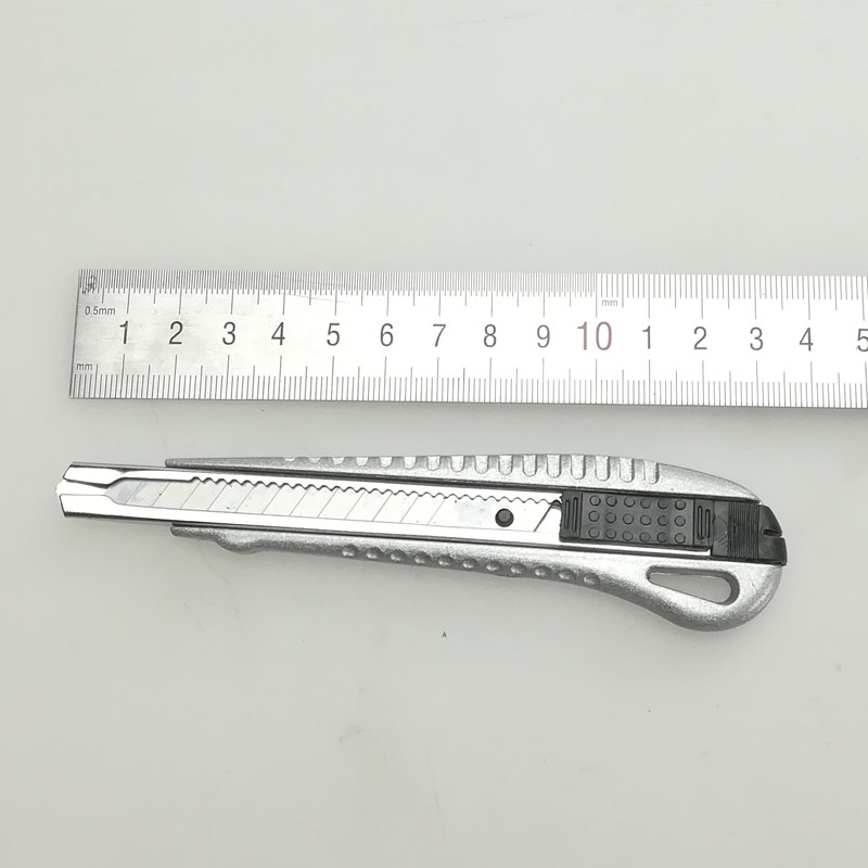 9mm Sanp Off Heavy Duty Utility Knife MTA1302