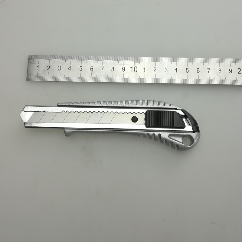 9mm Sanp Off Heavy Duty Utility Knife MTA1302